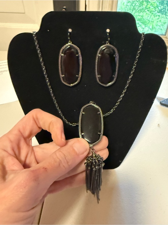 Kendra Scott Jewelry - Kendra Scott Black Stone Tassel Pendant Necklace and earring with dusty